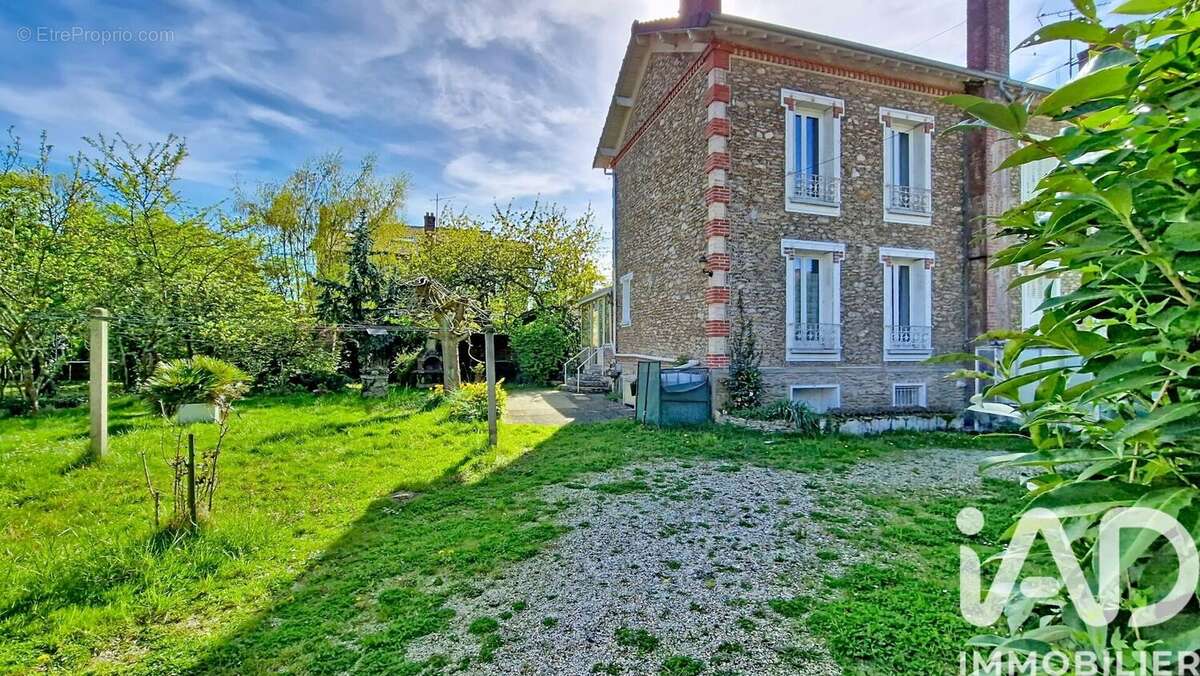 Photo 2 - Maison à SAINT-FARGEAU-PONTHIERRY