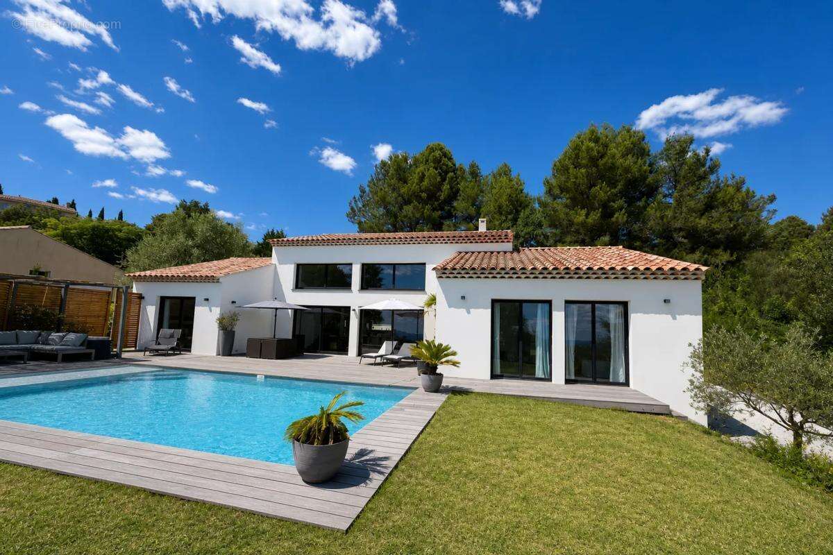 Maison à MONTFURON