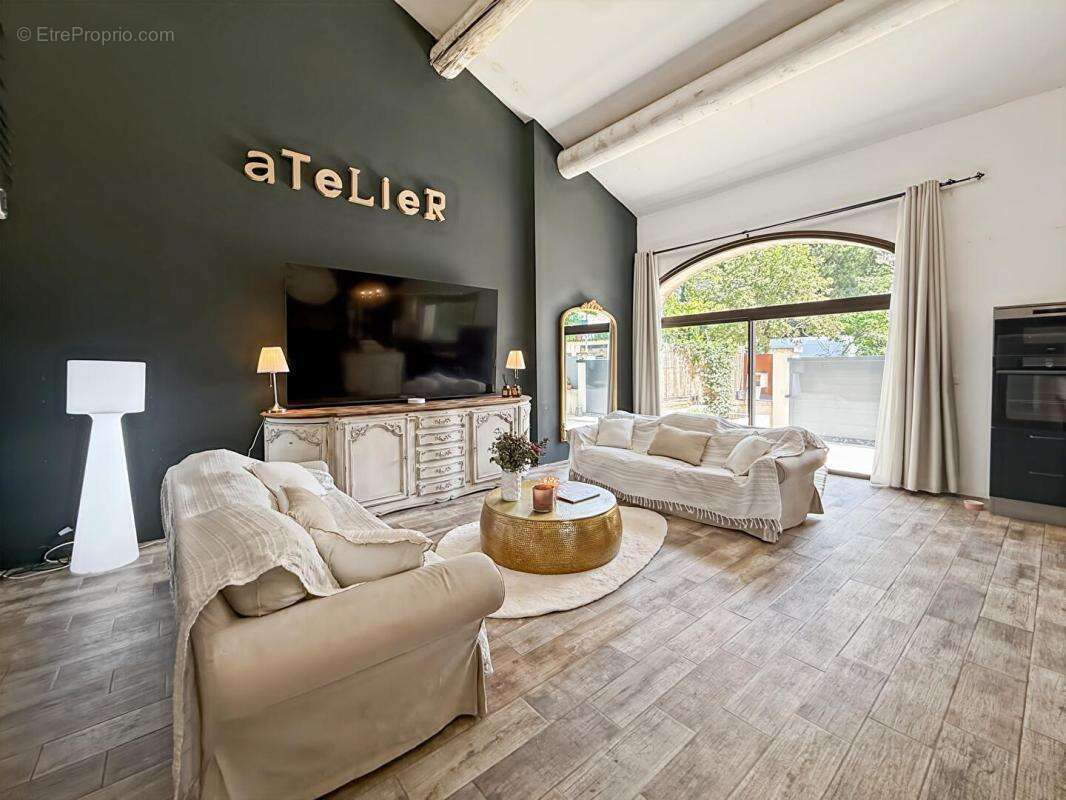 Maison avec piscine à vendre à  Robion - photo 4