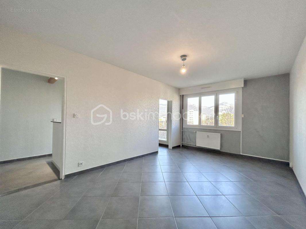 Appartement à COGNIN