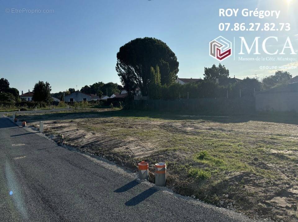 Terrain à VAUX-SUR-MER