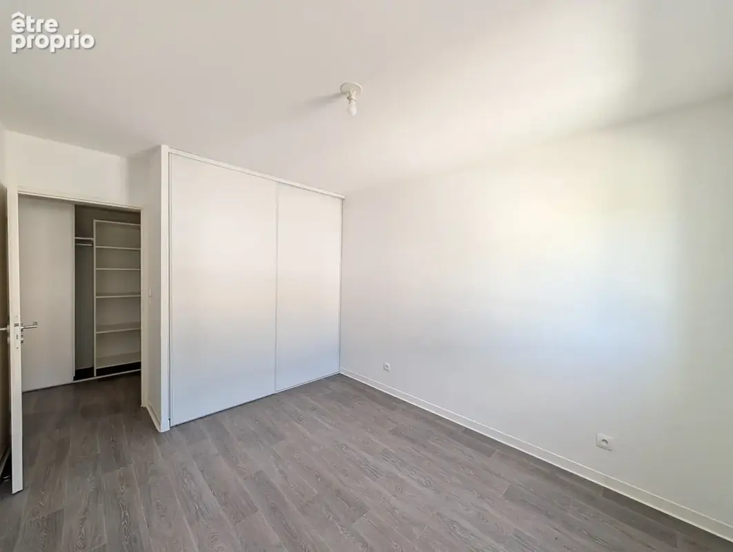 Appartement T3 63.36 m2 Duplex avec Jardin 45m2 et Stationnement Privatif à Roquefort-la-Bédoule - photo 6