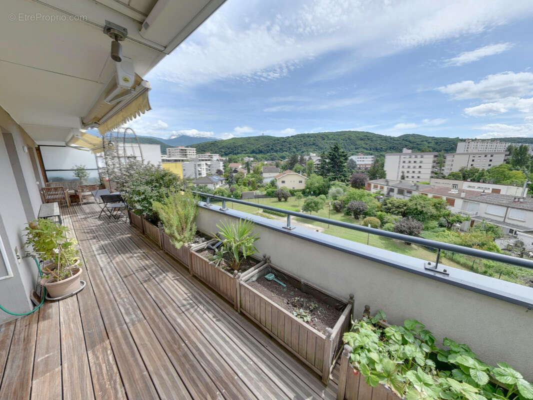 Superbe loft haut de gamme 3 pieces + cuisine en dernier etage avec vue echirolles - photo 3