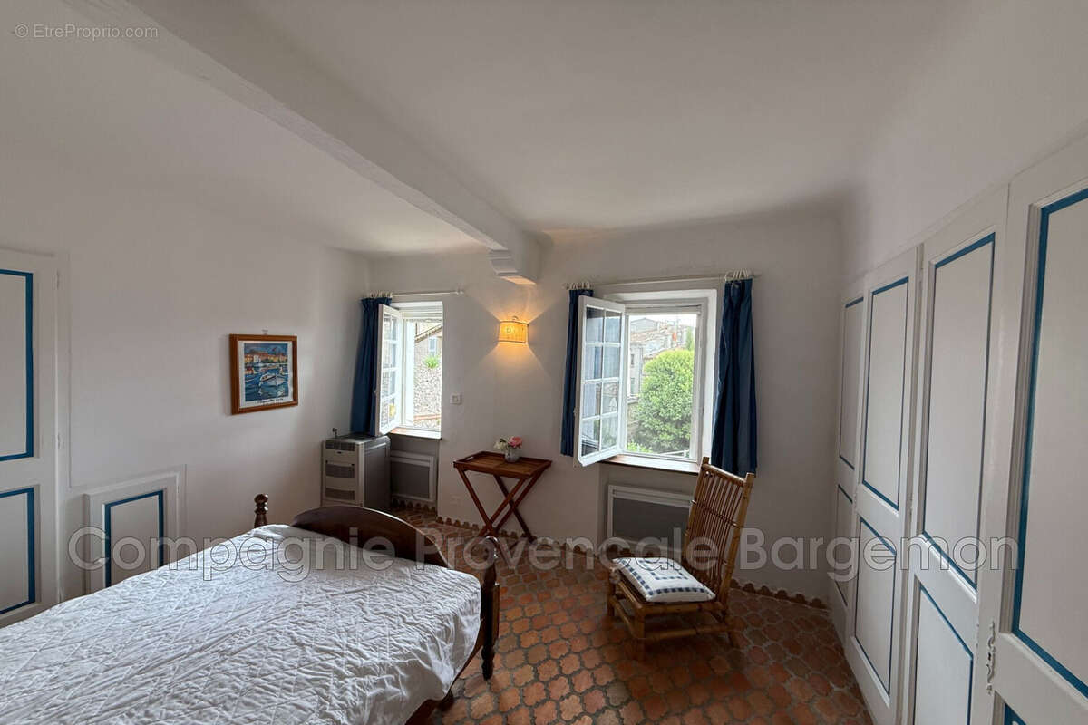 Appartement à BARGEMON