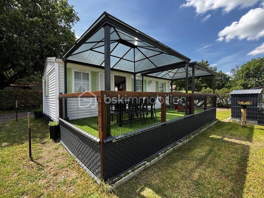 Terrain à SAINTE-GEMME