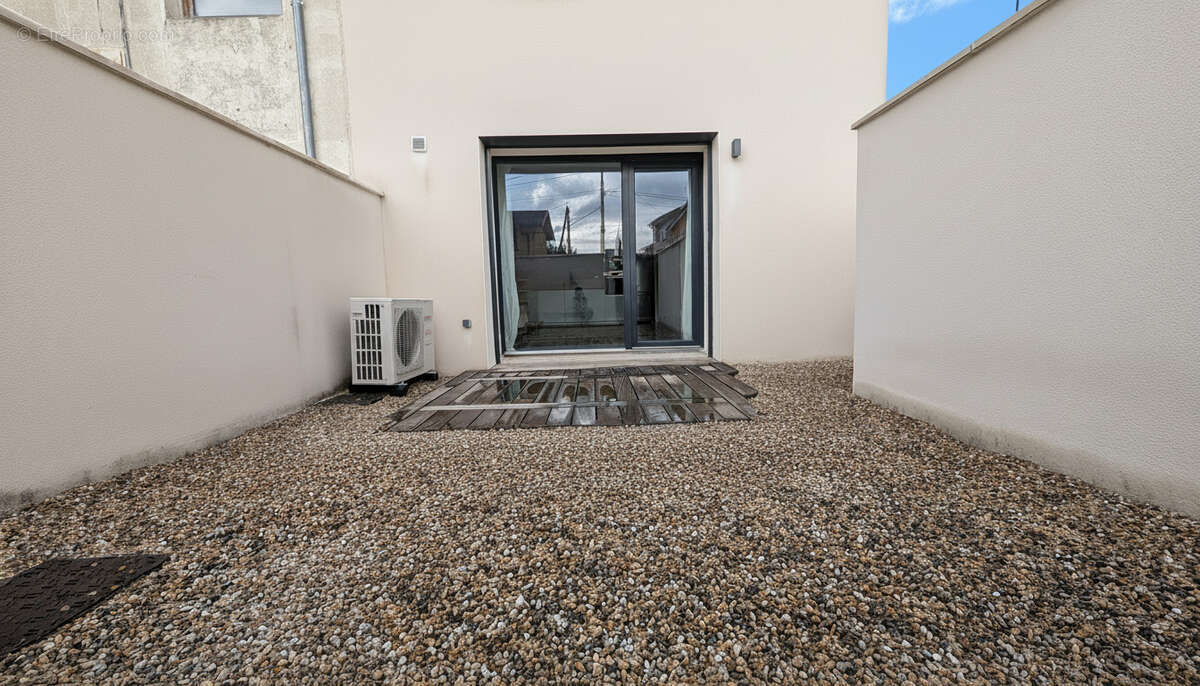 Maison à SAINT-LAURENT-DE-MURE