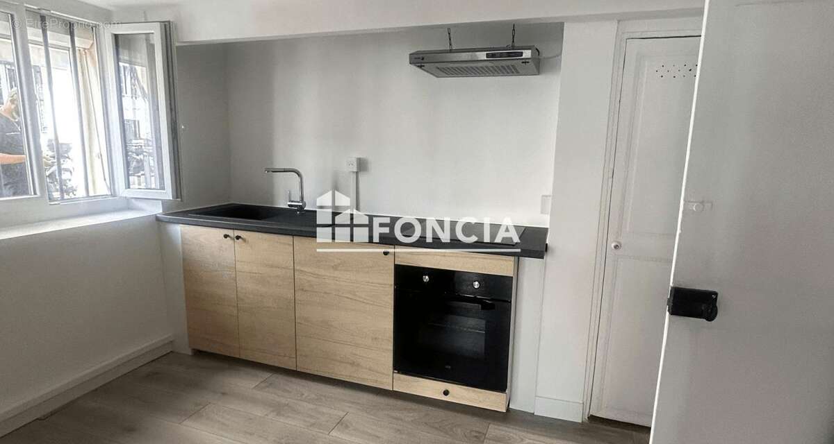 Appartement à MARSEILLE-5E