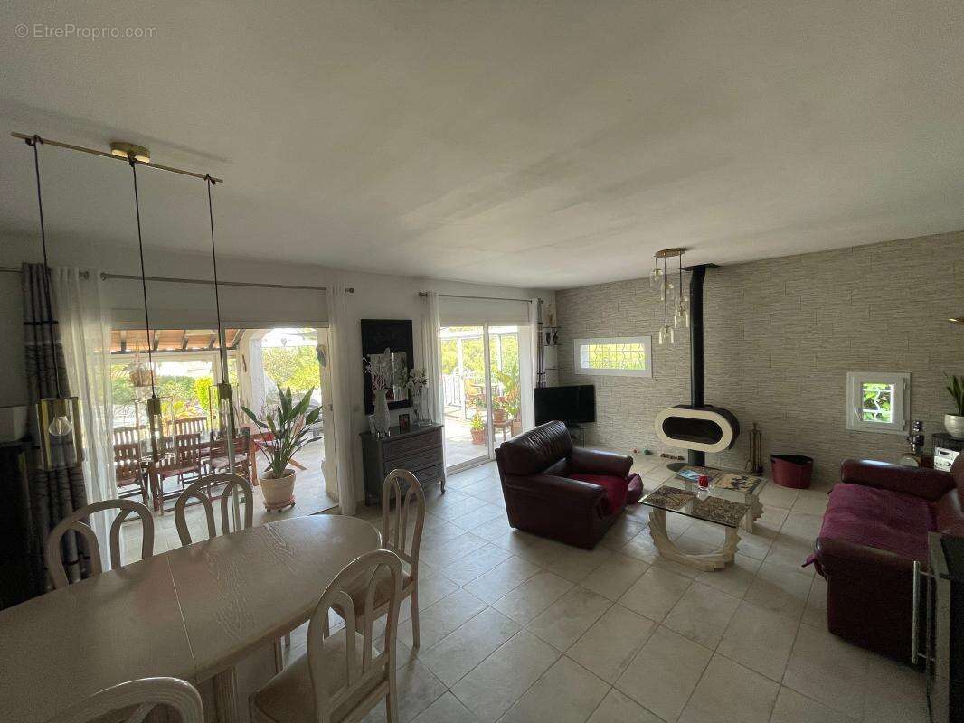 A vendre bandol 83150 villa 5 pieces 2500 m2 de terrain piscine maison d amis - photo 15