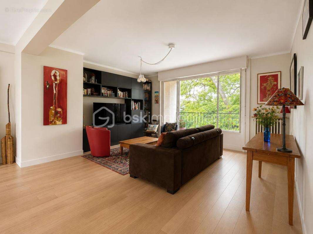 Appartement à VILLE-D'AVRAY