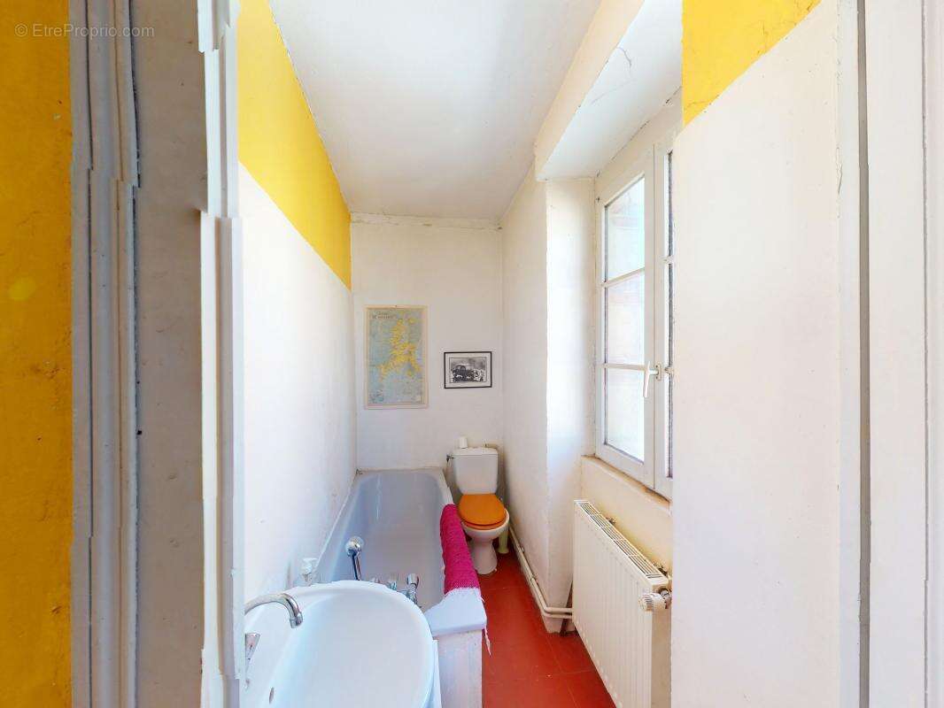 Maison à SAINT-SATUR