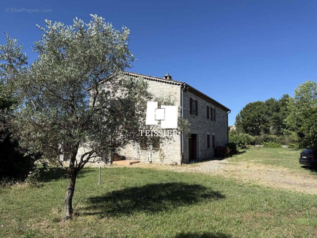 Maison à LABLACHERE