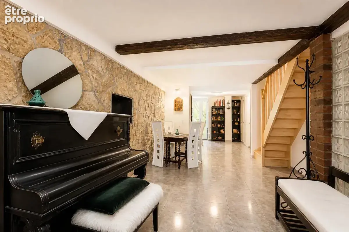 Maison de ville de 84 m² vendue louée avec cour privative à Provins - photo 3