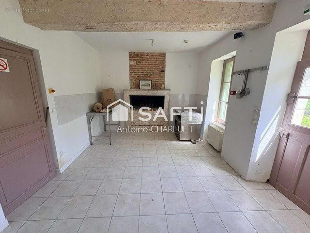 Photo 6