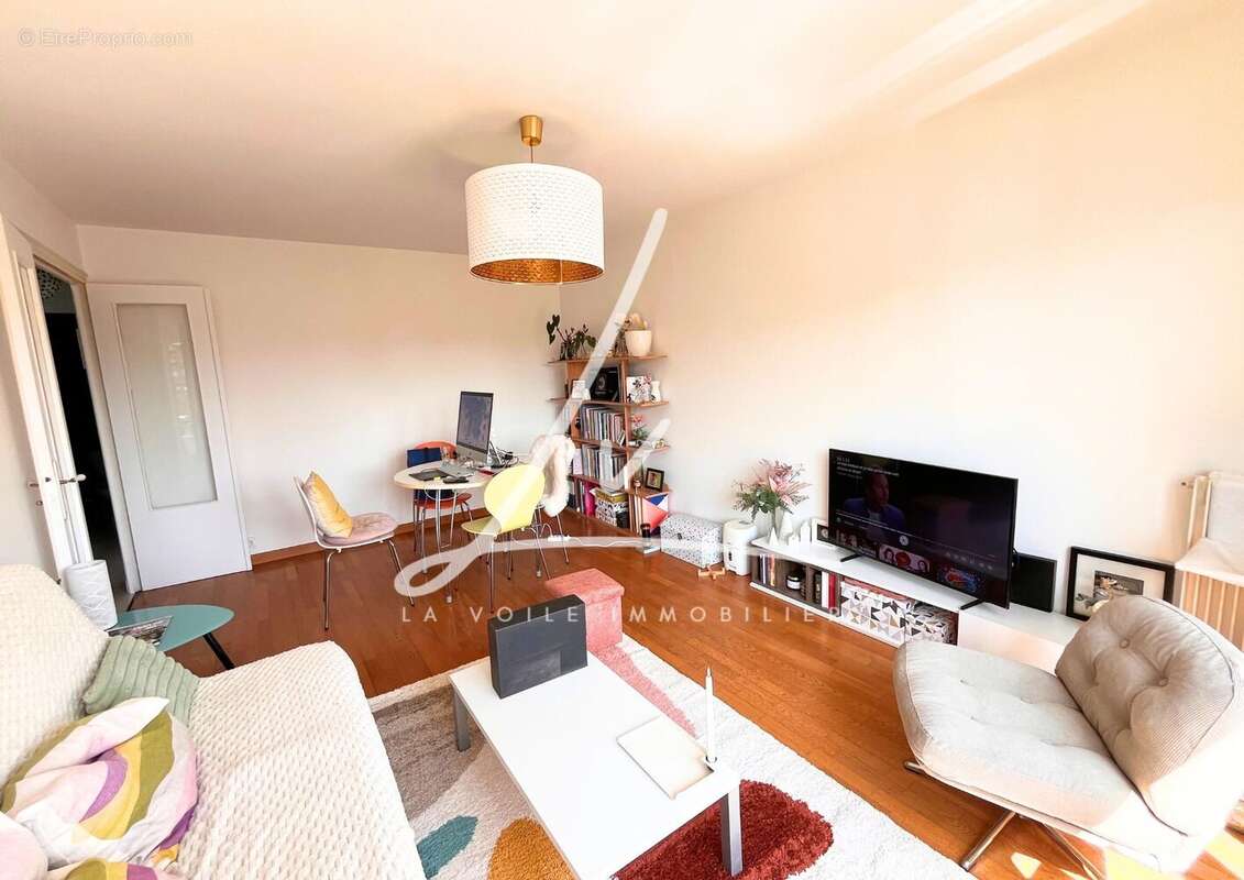 Appartement 62 m² à Caen  - photo 2