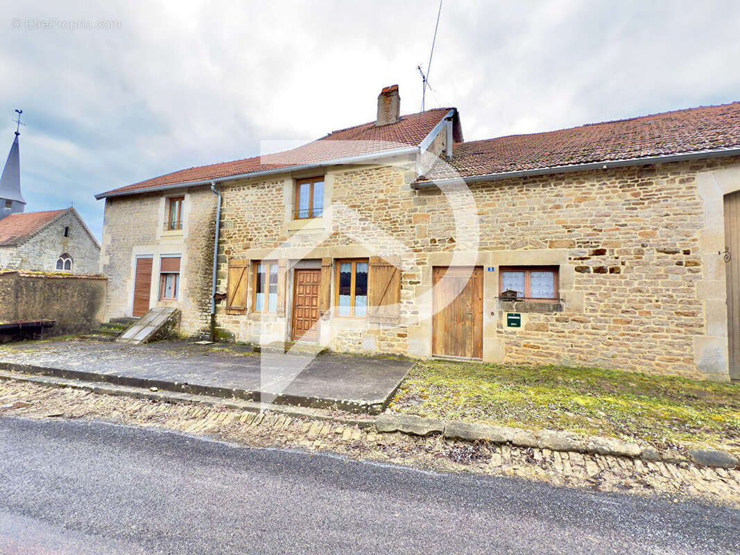 Maison à LAVILLENEUVE