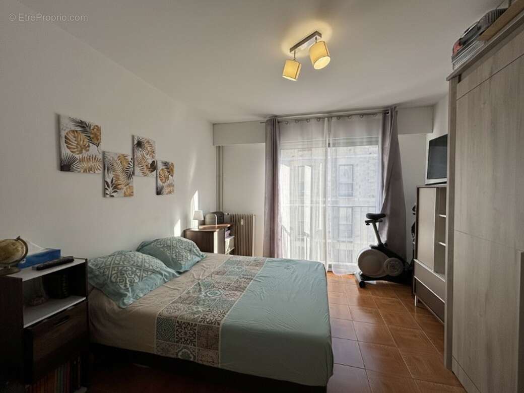 Appartement à MARSEILLE-5E