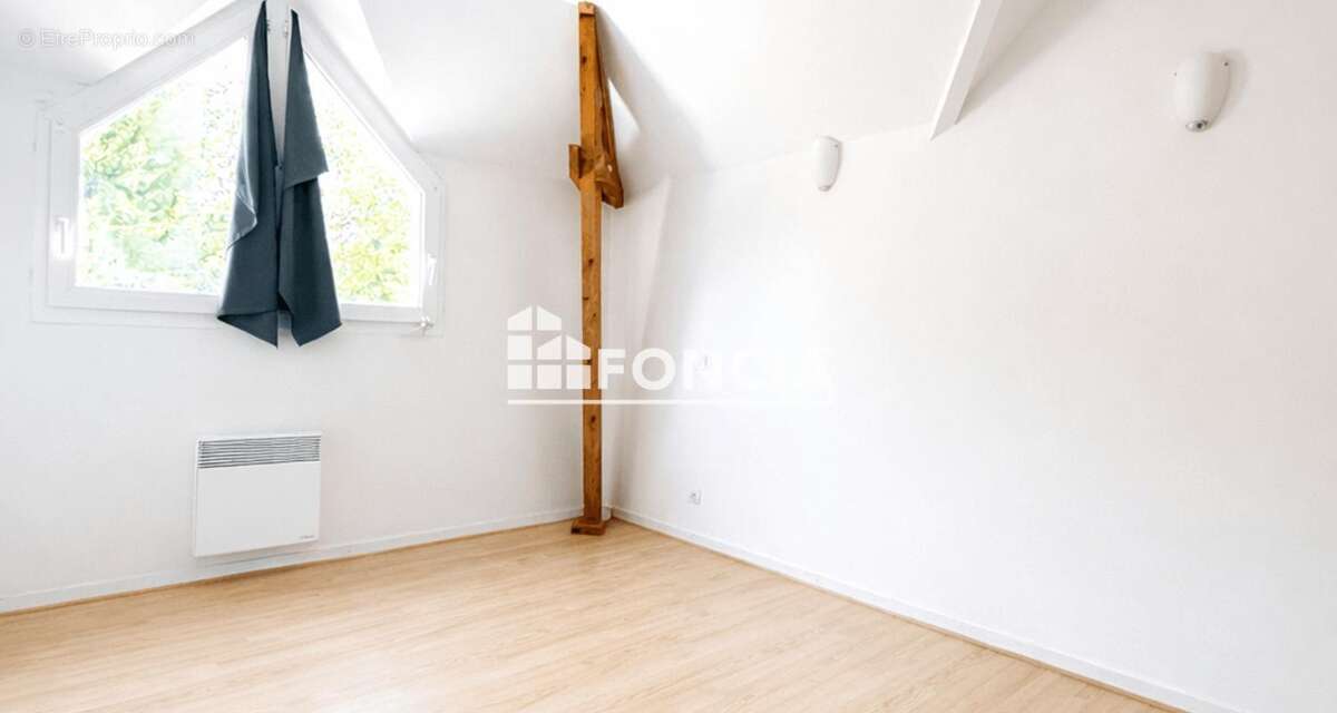 Appartement à LA RIVIERE-SAINT-SAUVEUR