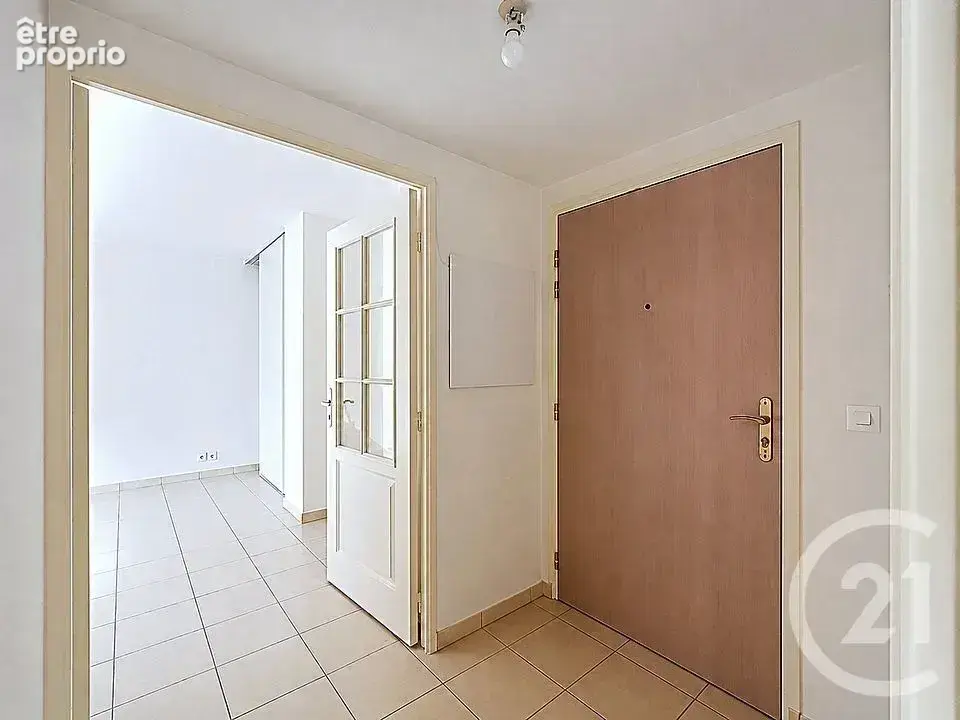 Appartement 65 m² à Combs-La-Ville  - photo 3