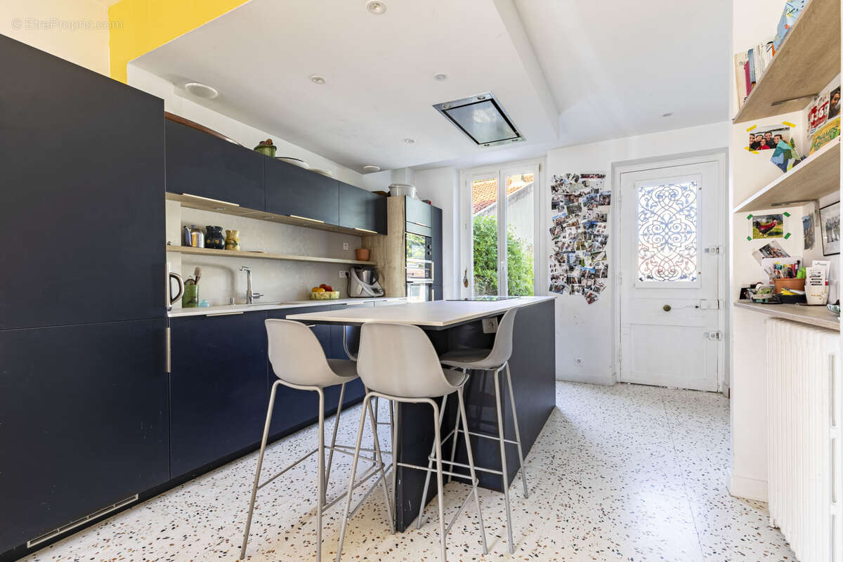 Maison - Saint-Germain-en-Laye - 140 m2 - 6 pièces - photo 5