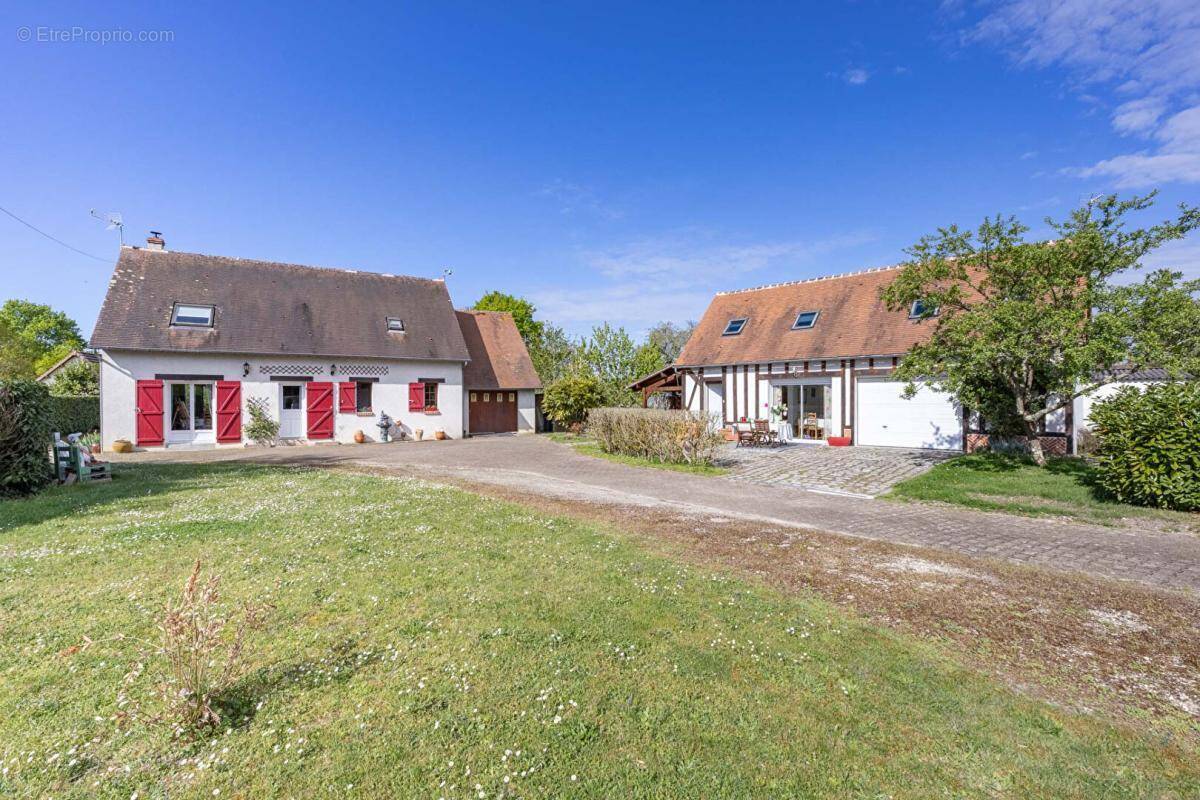 Maison à SELLES-SAINT-DENIS