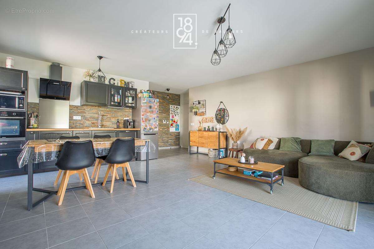Appartement T3 À Vendre Marseille 13013  Chateaux-Gombert  64m²  Terrasse expo Sud  Stationnement privatif  Climatisé - photo 8