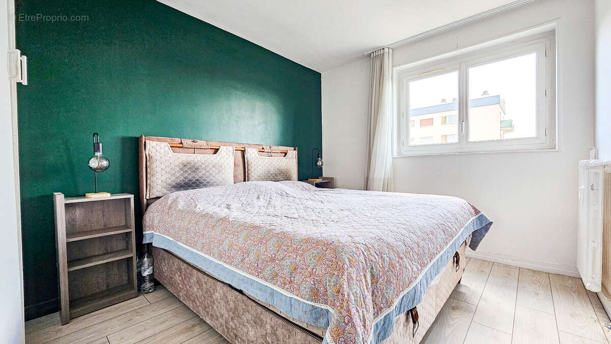 Appartement à SARTROUVILLE