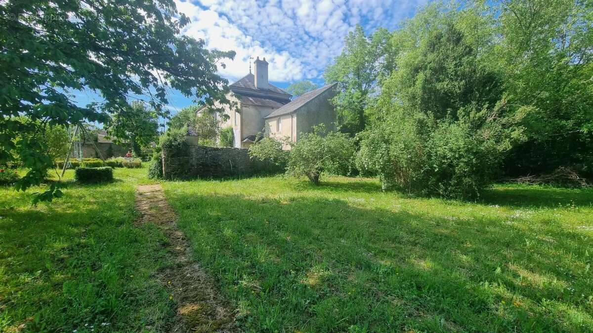 Maison à L'ISLE-SUR-SEREIN
