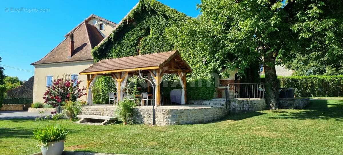 Maison à LONS-LE-SAUNIER