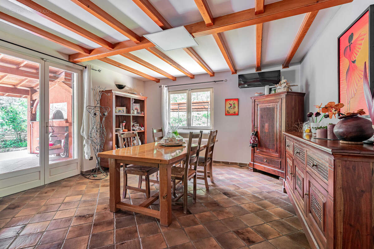 Maison à GREZIEU-LA-VARENNE