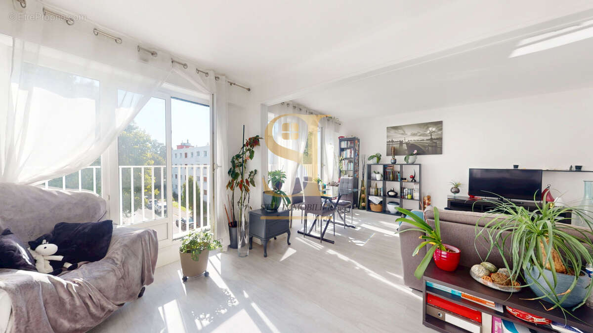 Appartement à CHILLY-MAZARIN