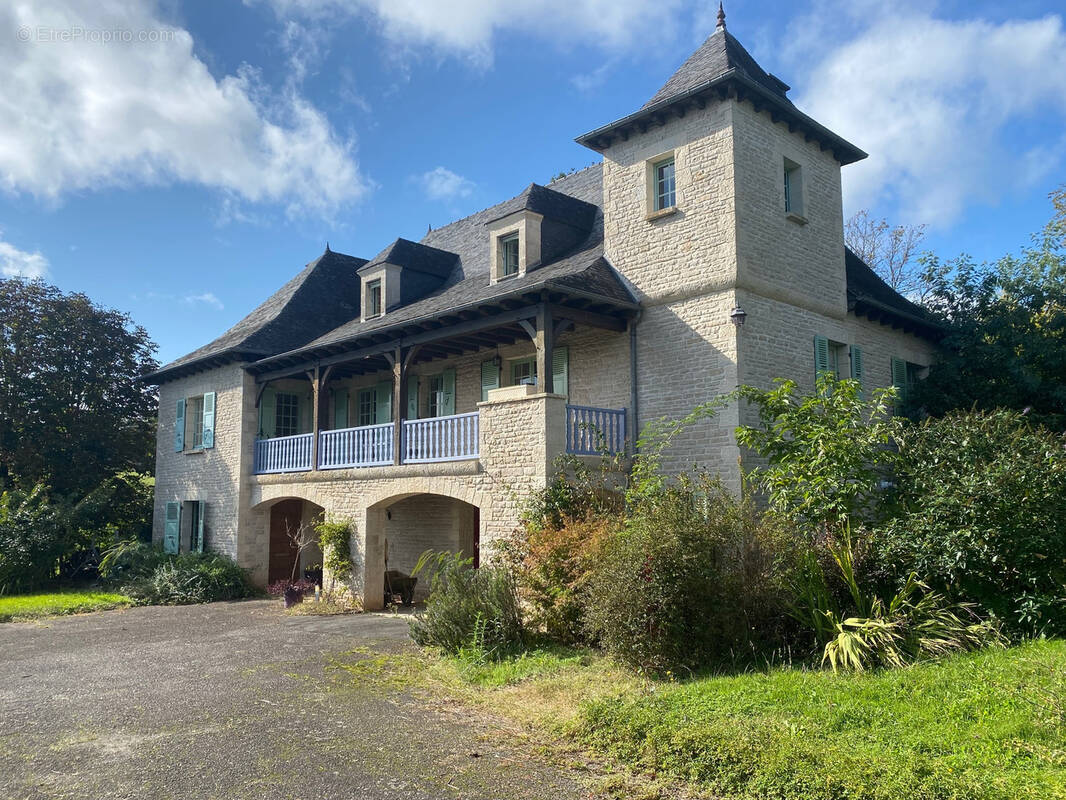 Maison à SAINT-PANTALEON-DE-LARCHE