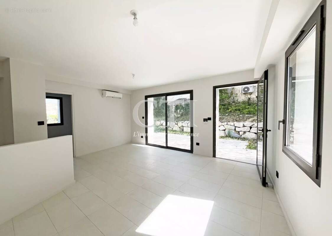 Appartement T2 45.60 m² Résidence "Les Terrasses du château" - photo 4