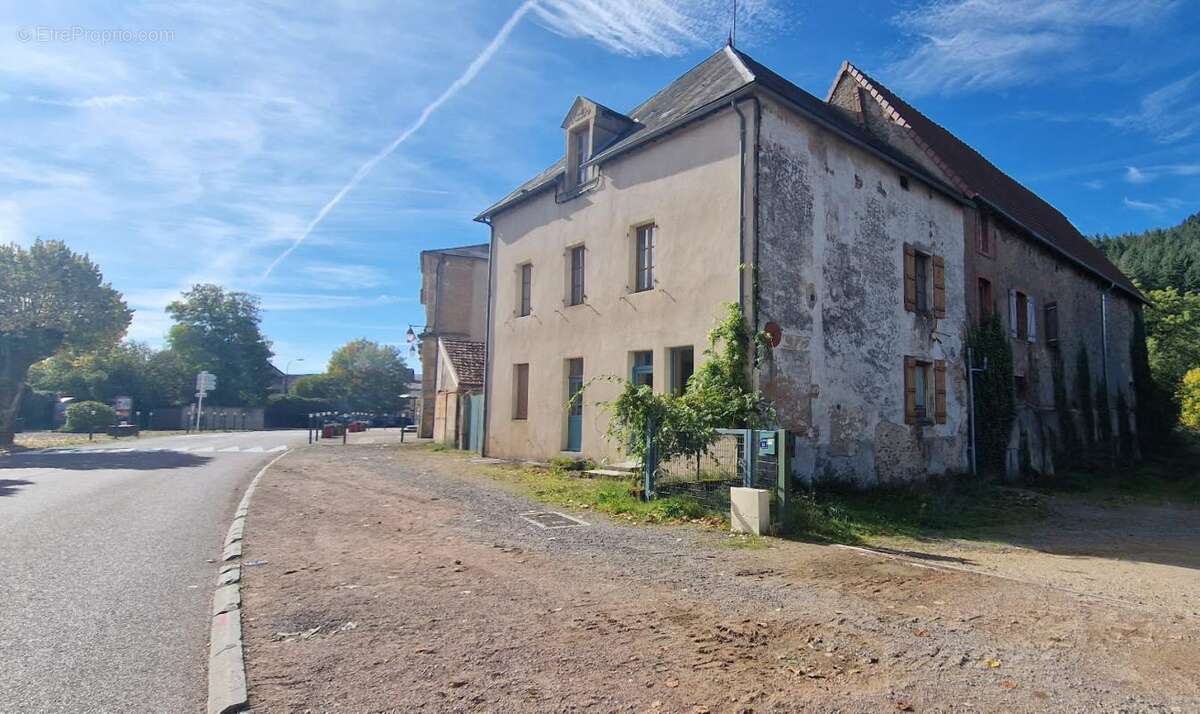 Maison à LUCENAY-L&#039;EVEQUE