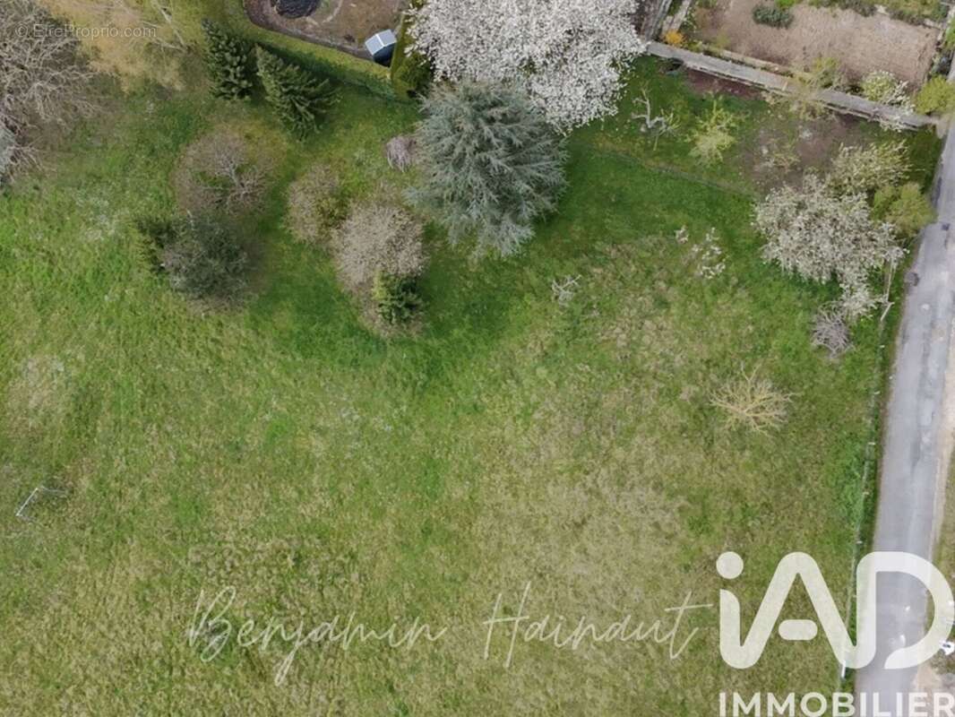 Terrain 700 m² à Saint-Brice  - photo 8