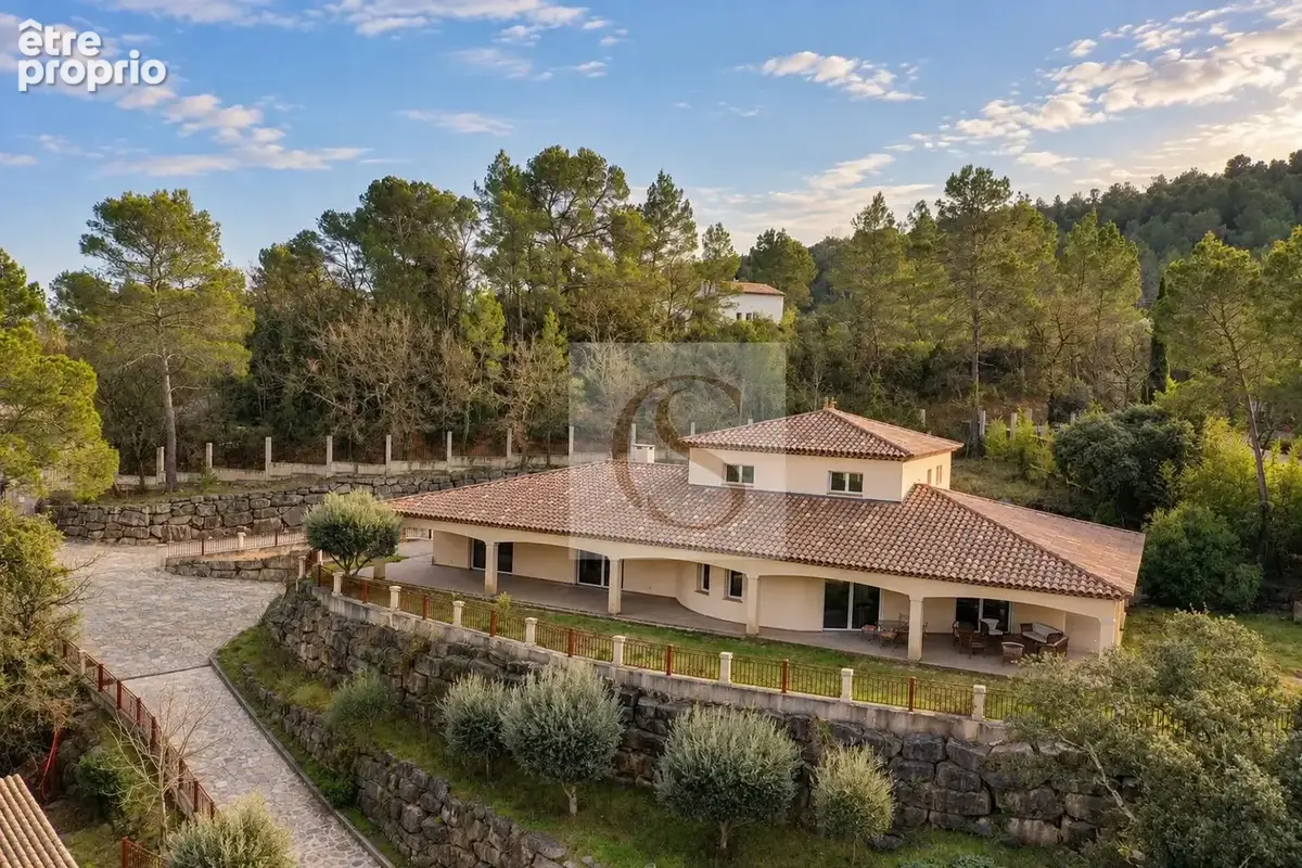 Maison 6 pièces 289 m² à vendre à Le Thoronet (83340) - photo 4