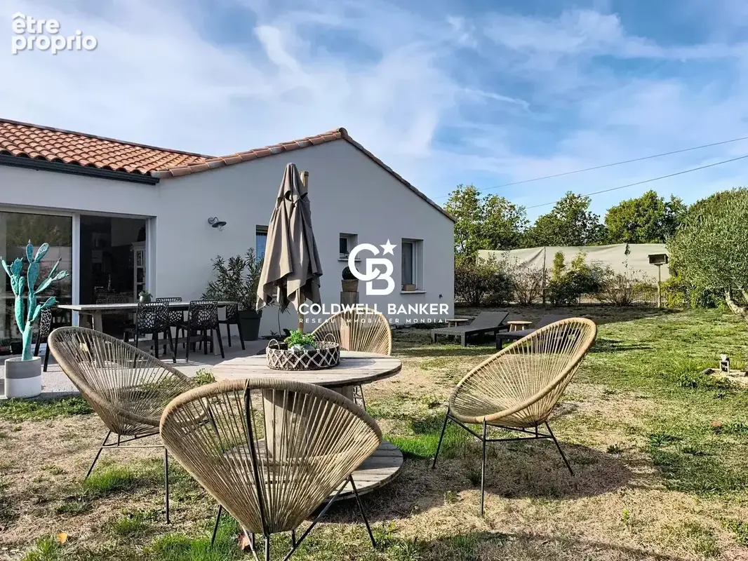 À vendre - les sables d'olonne, plain pied, 4 chambres - photo 2