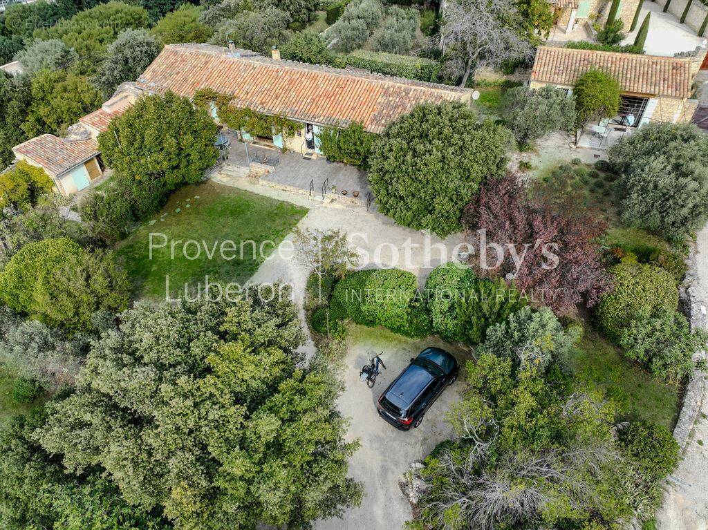 Maison à GORDES