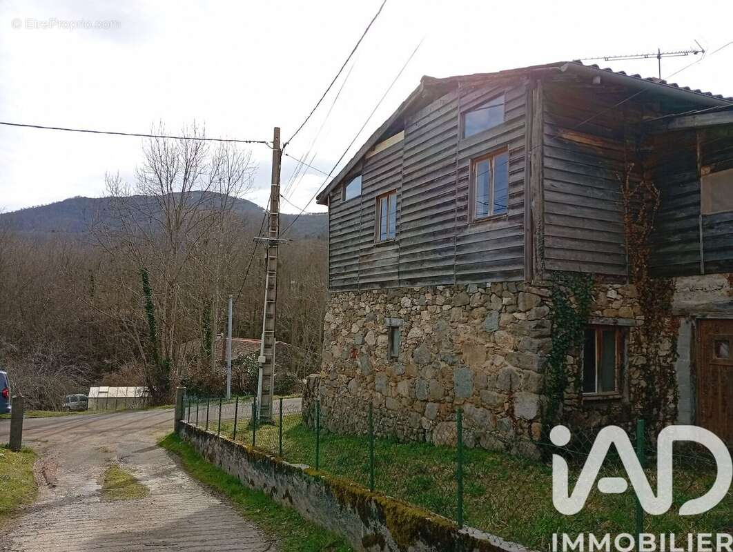 Maison 108 m² à Brassac  - photo 2