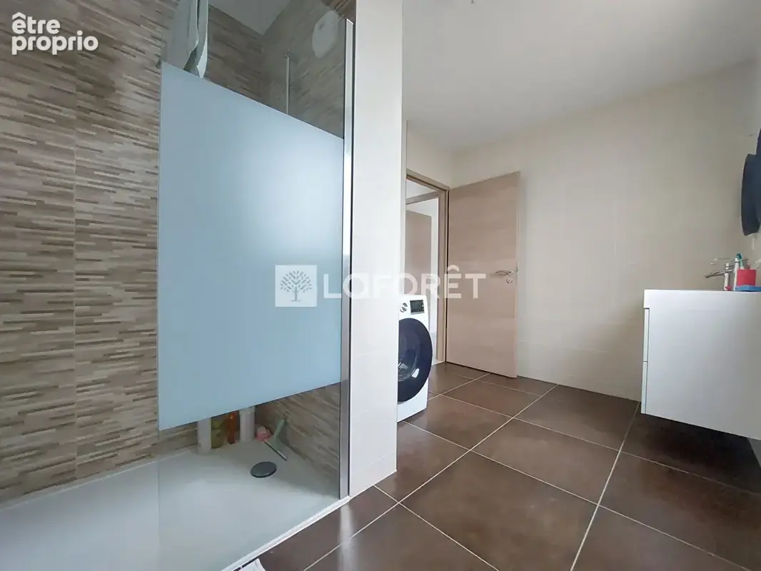 Unique ! F3 cosy dans superbe résidence contemporaine avec terrasse 44 m2 + grand garage - photo 8