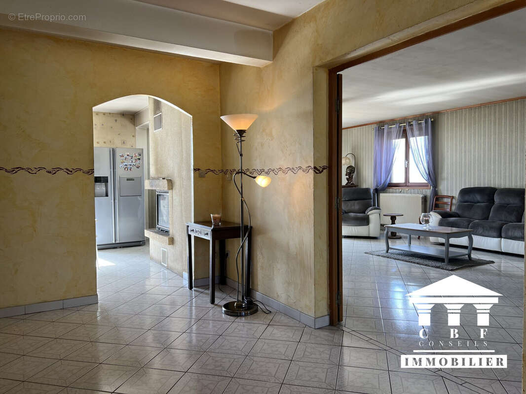 Maison à SAINT-PIERRE-DE-VARENNES