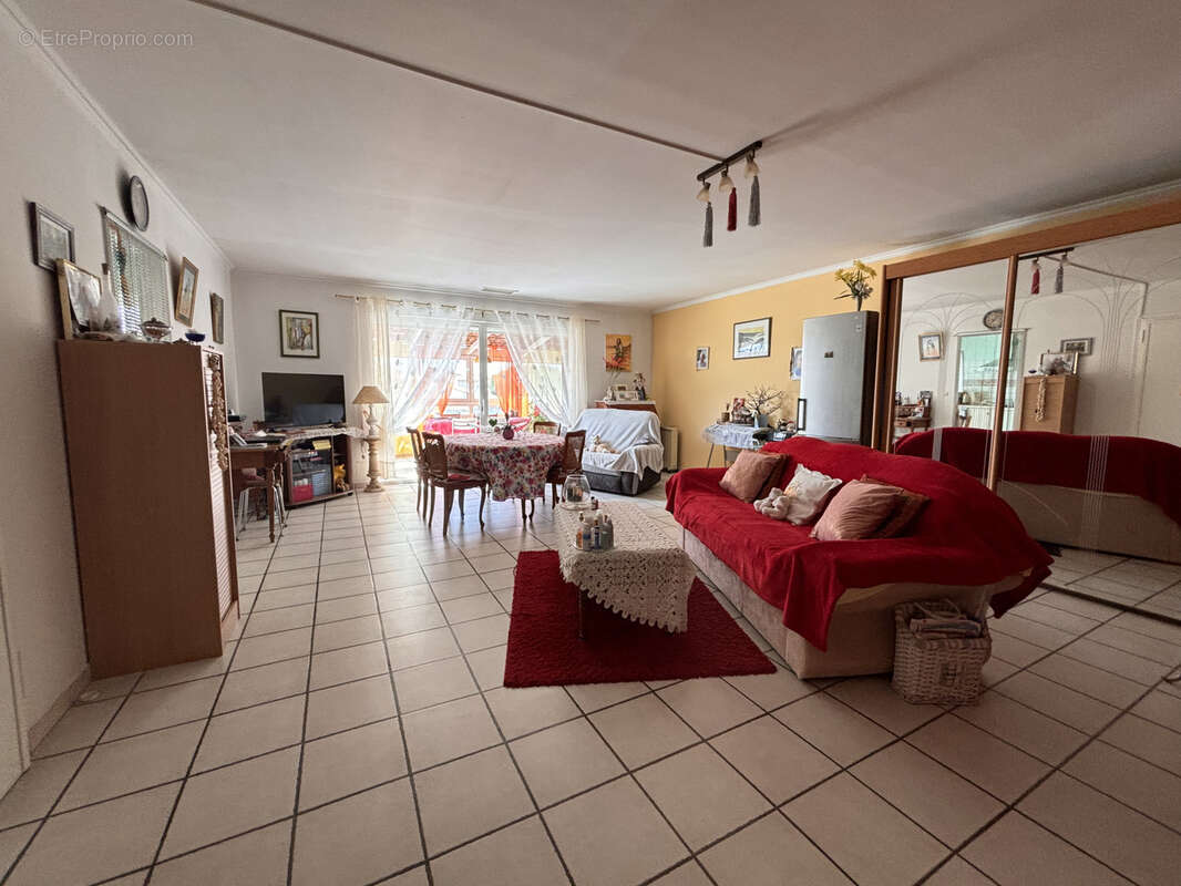 EXCLUSIVITE ! PERPIGNAN SUD-EST : Appartement, dernier étage, terrasse, garage - photo 2