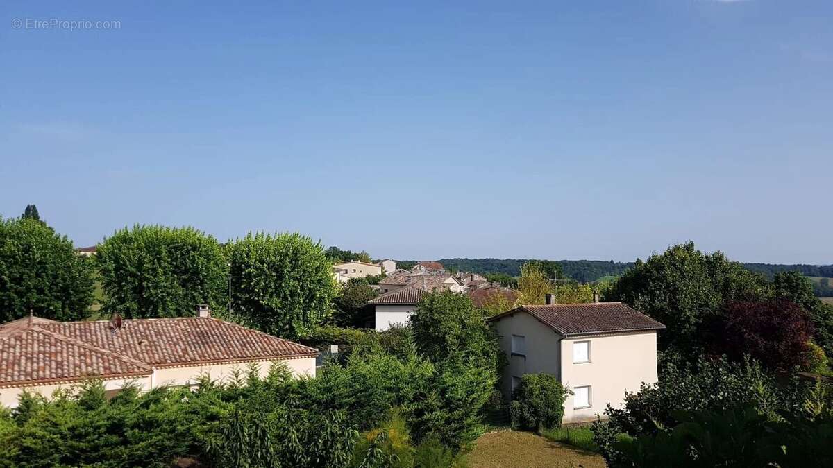 Maison à CASTELNAU-MONTRATIER