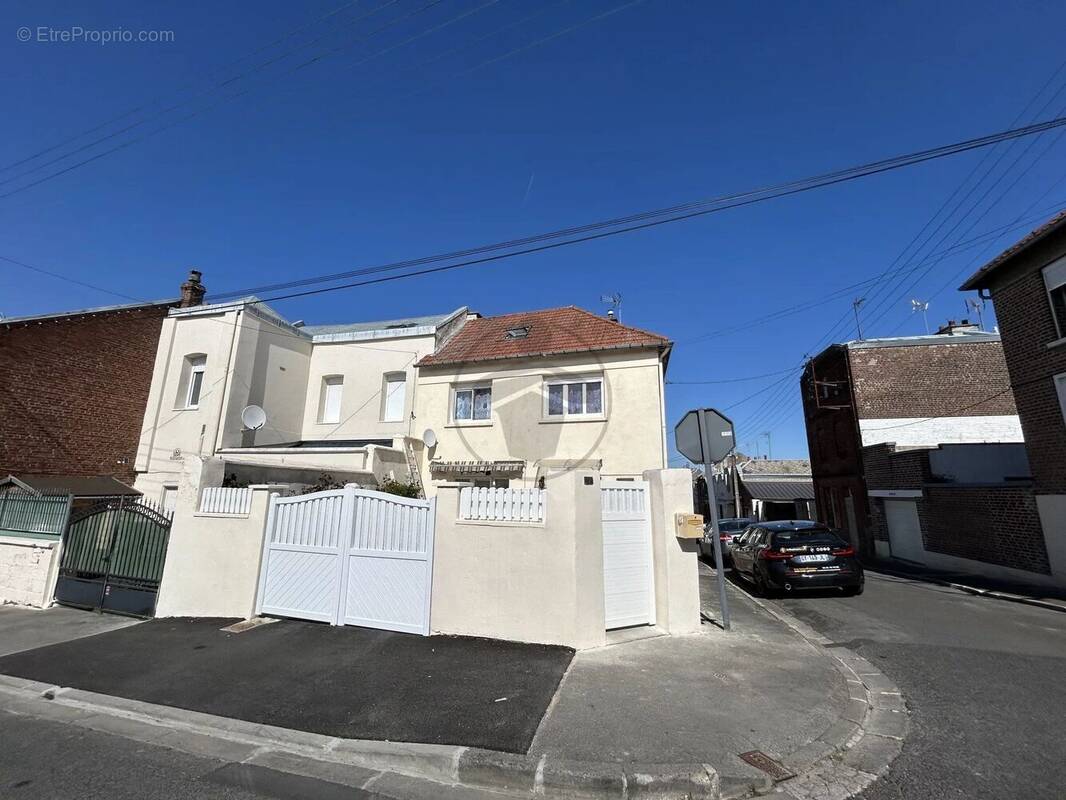 Maison à SAINT-QUENTIN