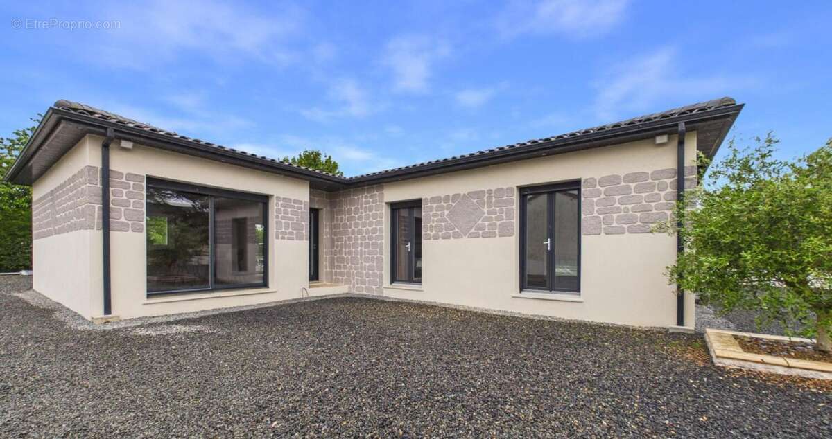 Maison à SAVIGNE
