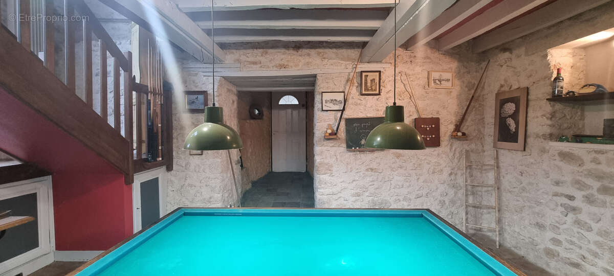 Maison à LES ORMES-SUR-VOULZIE