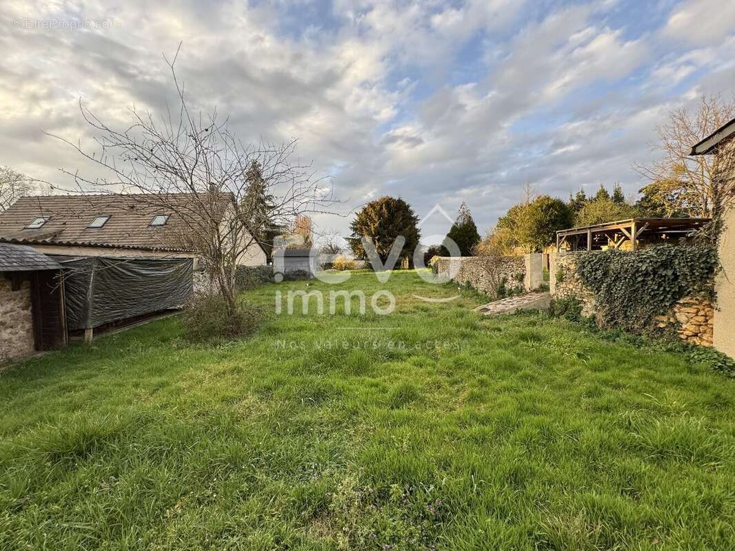 Maison à BAZOUGES-SUR-LE-LOIR