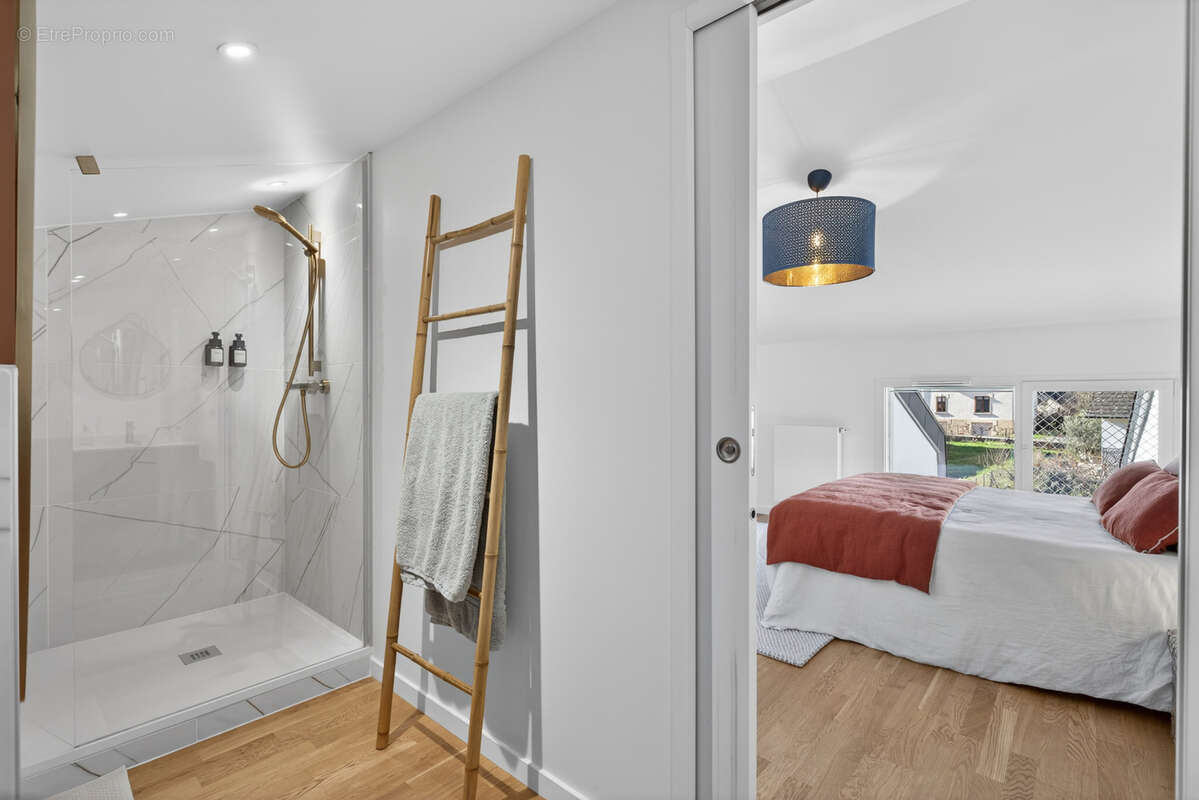 Appartement à CHALLES-LES-EAUX