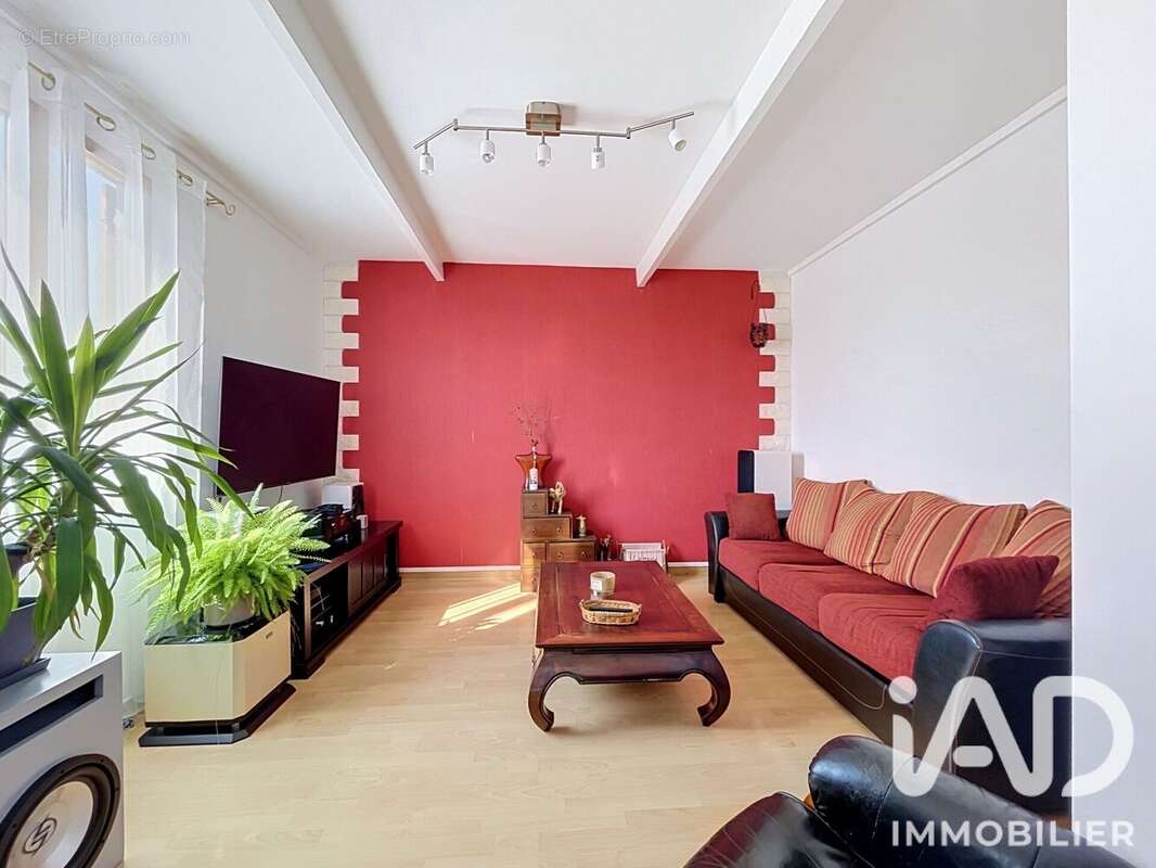 Maison 81 m² à Paron  - photo 6