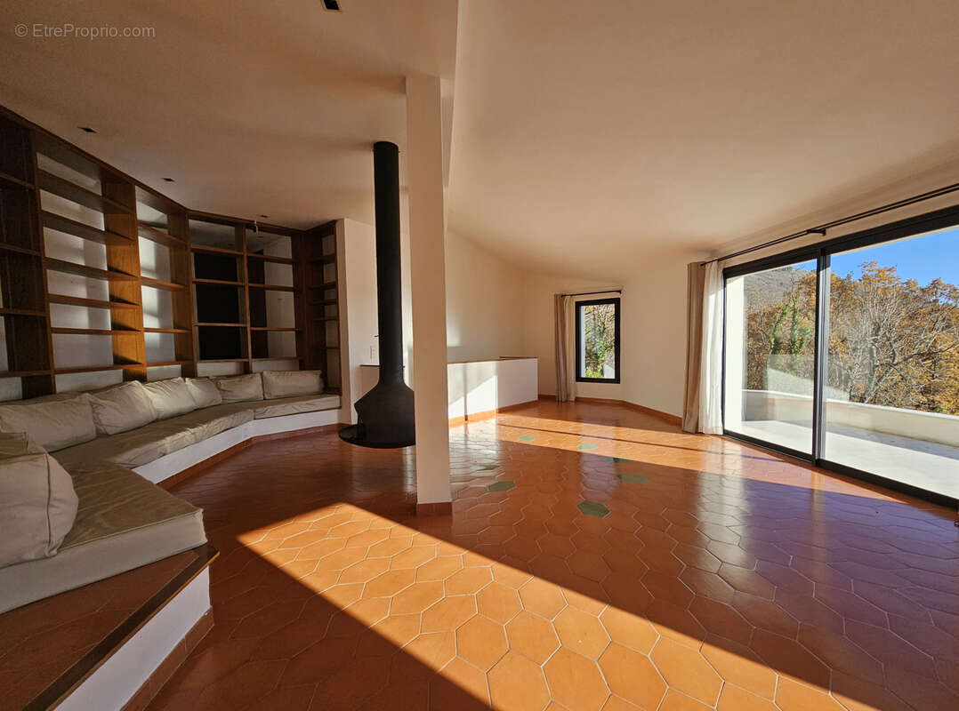 Maison à SAINT-VALLIER-DE-THIEY