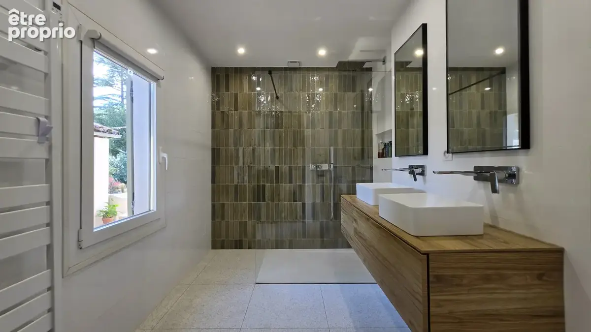 Villa rénovée design avec piscine - photo 11